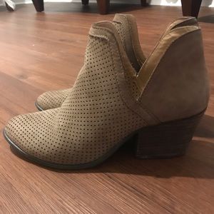 heeled booties